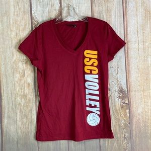 ➡️USC Team Trojan VNeck Volleyball Tee Size XLarge